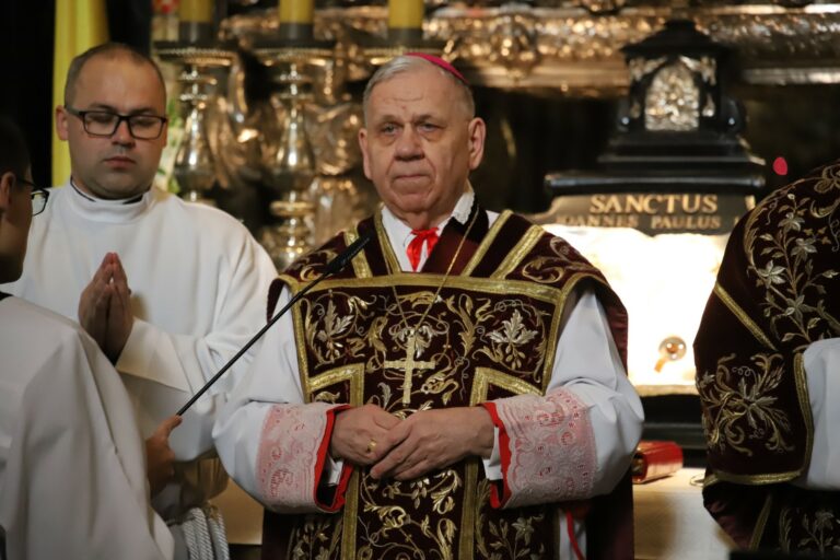 Świąteczne pozdrowienie Biskupa Gliwickiego do Diecezjan